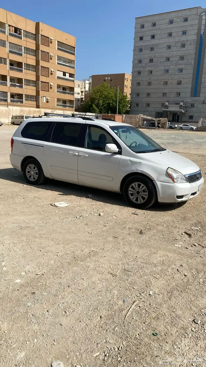 كيا كرنفال 2012 4