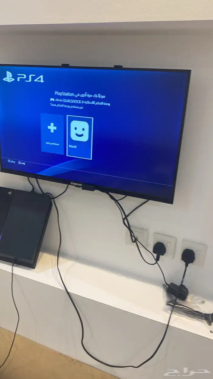 سوني 4 نضيف جدا حط سومتك تحت 190  لن ينظر لها 0