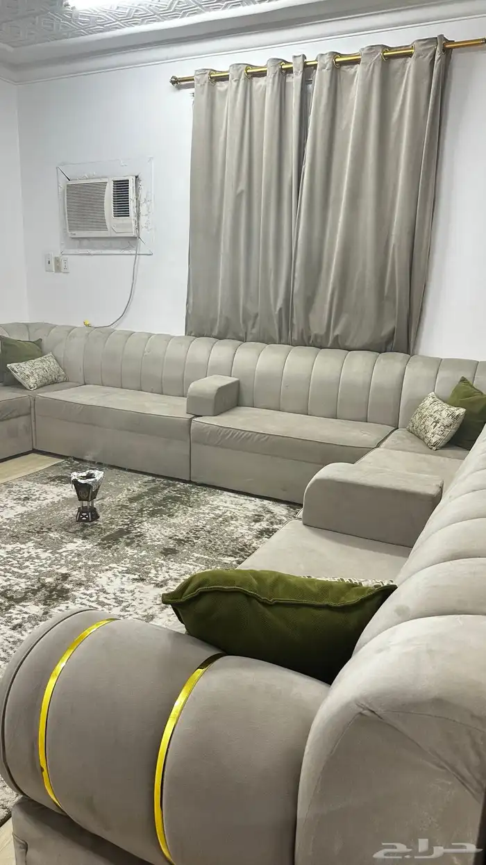 للبيع اثاث كامل البيت. 6مكيفات وثلاجه. 2مجالس وكنب صاله دو 7