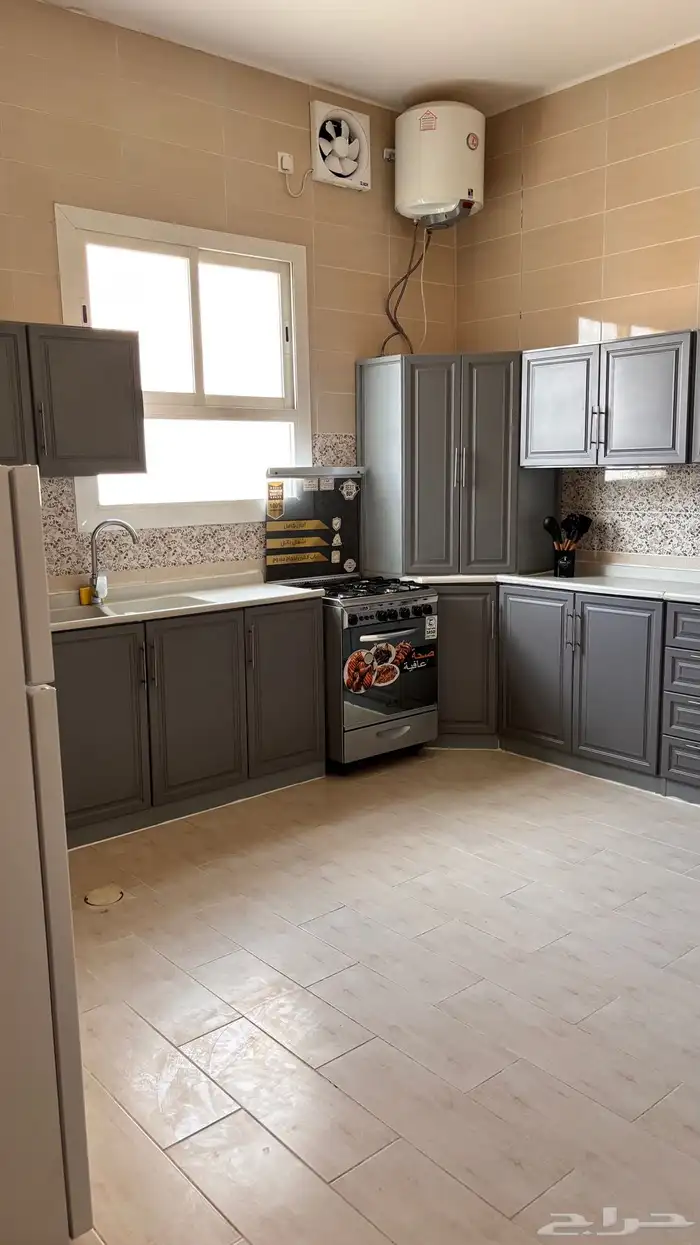 شقة مفروشة فاخرة وسط الباحة للإيجار الشهري 6