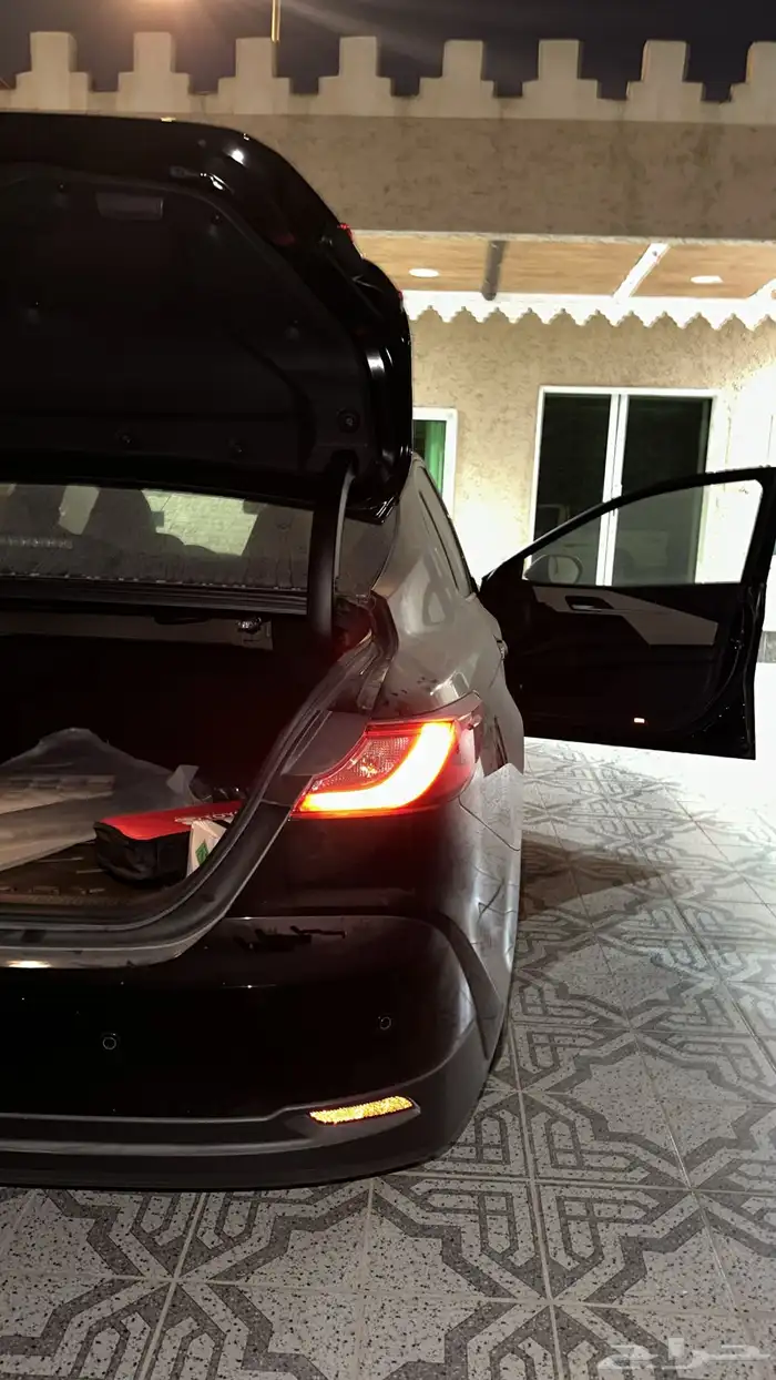 كامري 2025 اسود ستاندر بنزين E 3