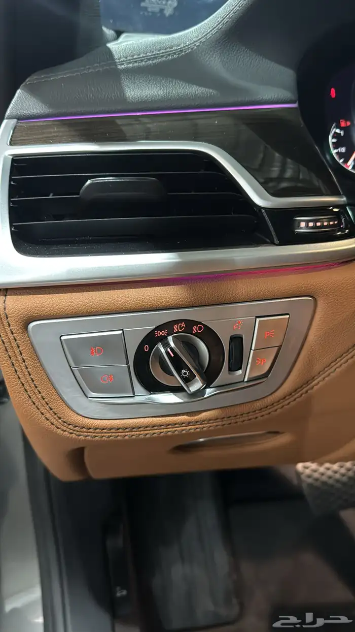 بي ام 740 Li 2019 8
