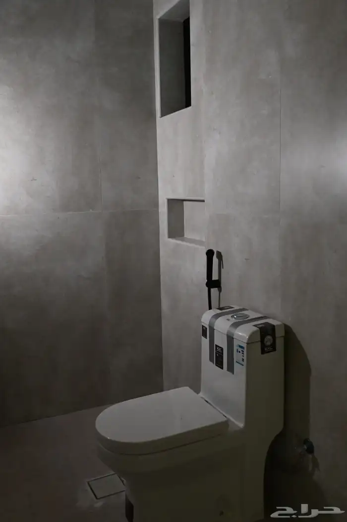 روف للبيع حي النزهة 16