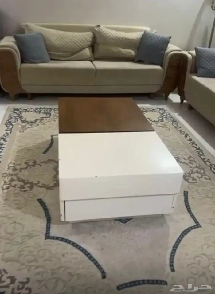 طقم كنب مع مفرشه وطاوله تركي 0