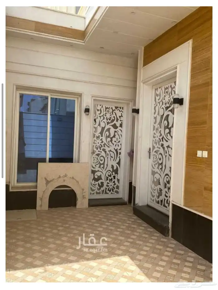للبيع فيلا 200 متر مستخدمه سنه عليها بنك 1