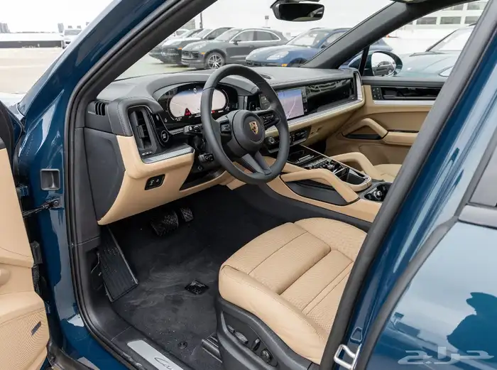 2024 Porsche Cayenne Coupe شبه جديد 8