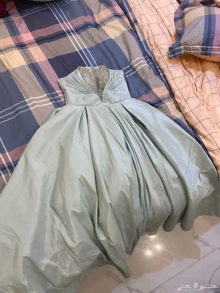 تصفيه فساتين مستعمله ب 50 و100 ريال 12