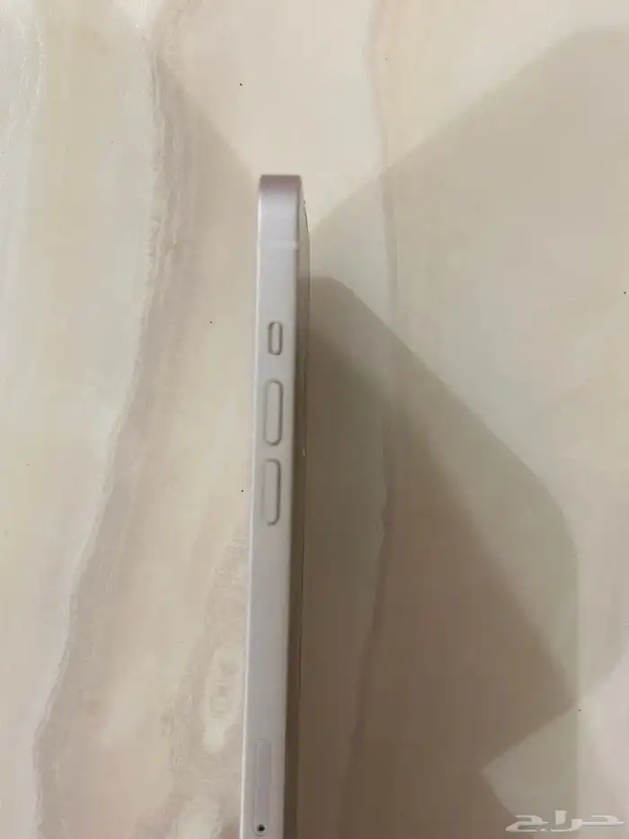 ايفون 13 عادي 4