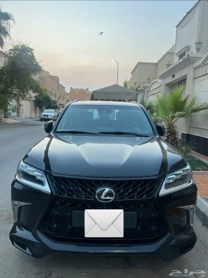 لكزس lx570 2020 بلاك اديشن S-Sport نظيف 0
