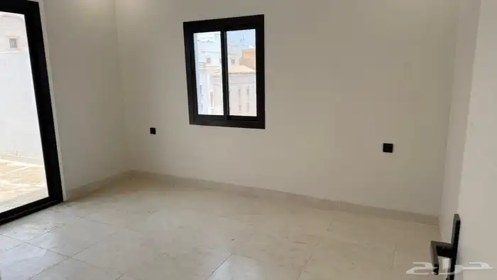 فيلا روف جديدة للإيجار مع سطح خاص في حي الريان مساحة 345م 16