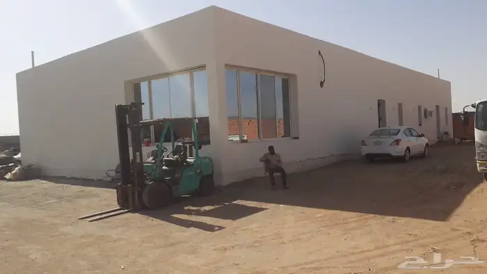 للتنازل مستودع قائم بصناعية حائل 4