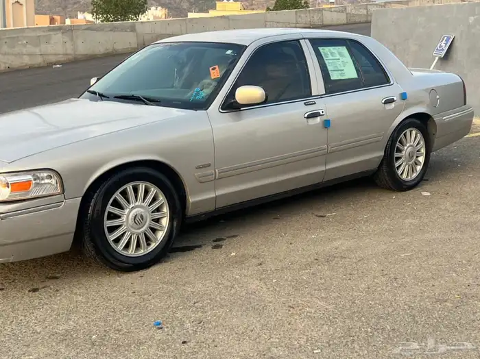 فورد جراند ماركيز 2010 امريكي ممشى 186000 ميل يعادل 299000 2
