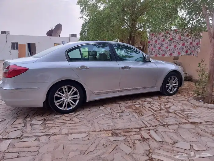 للبيع جنسس 2014 10