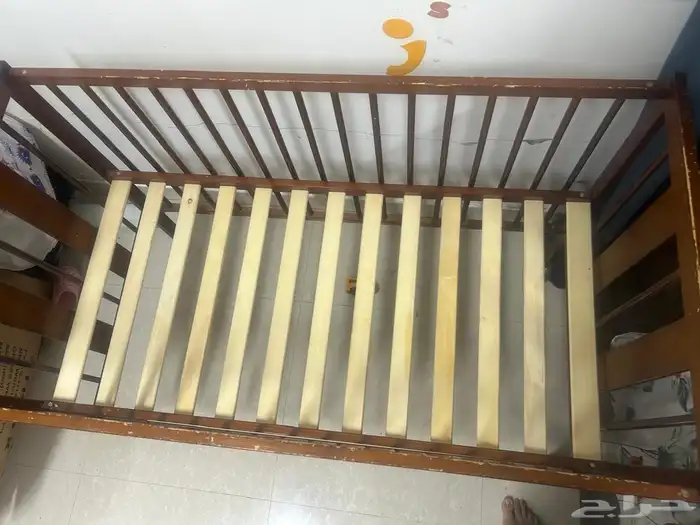 سرير اطفال 1