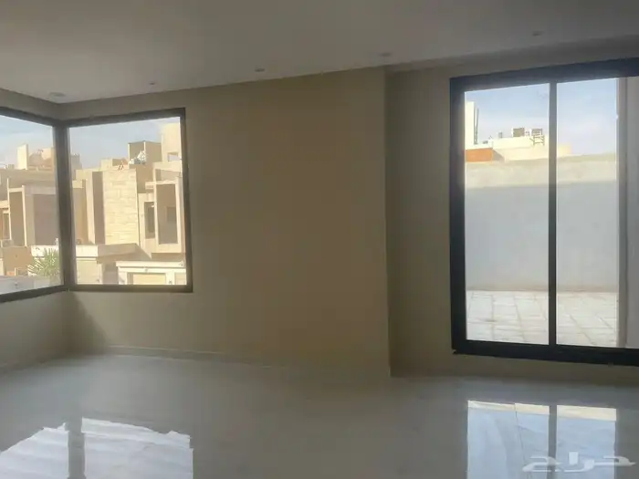 للبيع فيلا درج داخلي في الرمال ( تنال ) مرهونة بسعر مغري 4