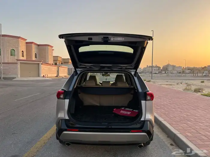 راف فور XLE هايبرد 2024 9
