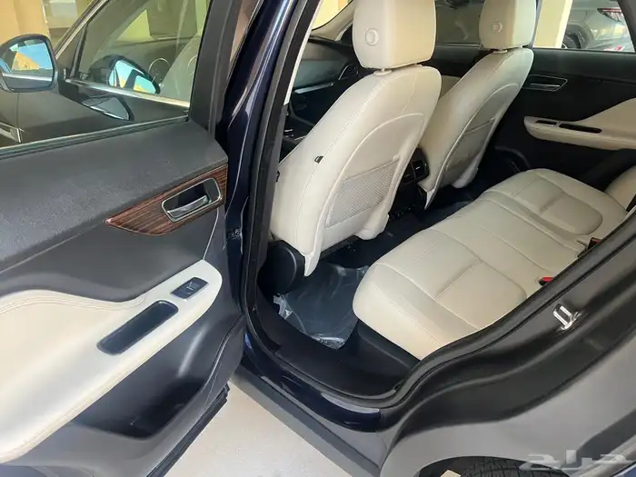 للبيع جاكوار F pace 2017 9