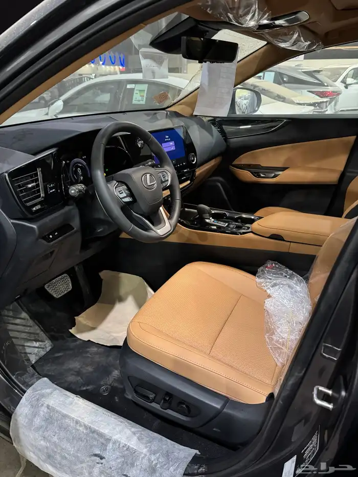 لكزس NX350 فئة AH هايبرد 2025 8