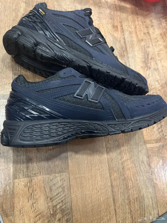 حذاء نيو بلانش new balance 1
