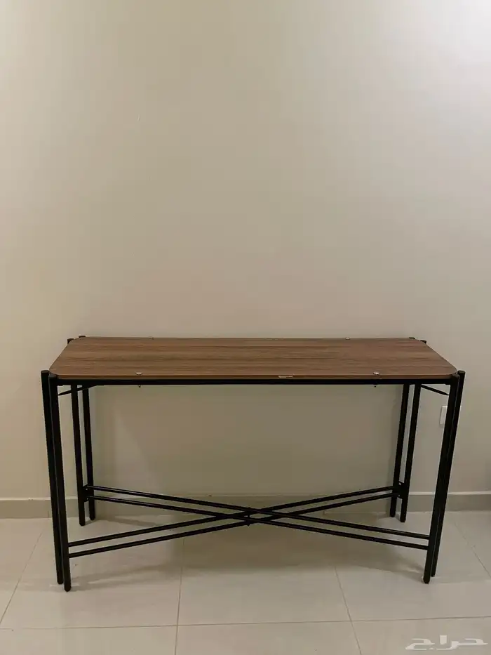 طاولة للبيع حالتها جيده فقط 0