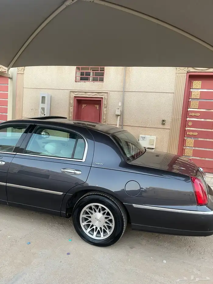 لنكولن تاون كار 2001 بدي وكاله 150km 2