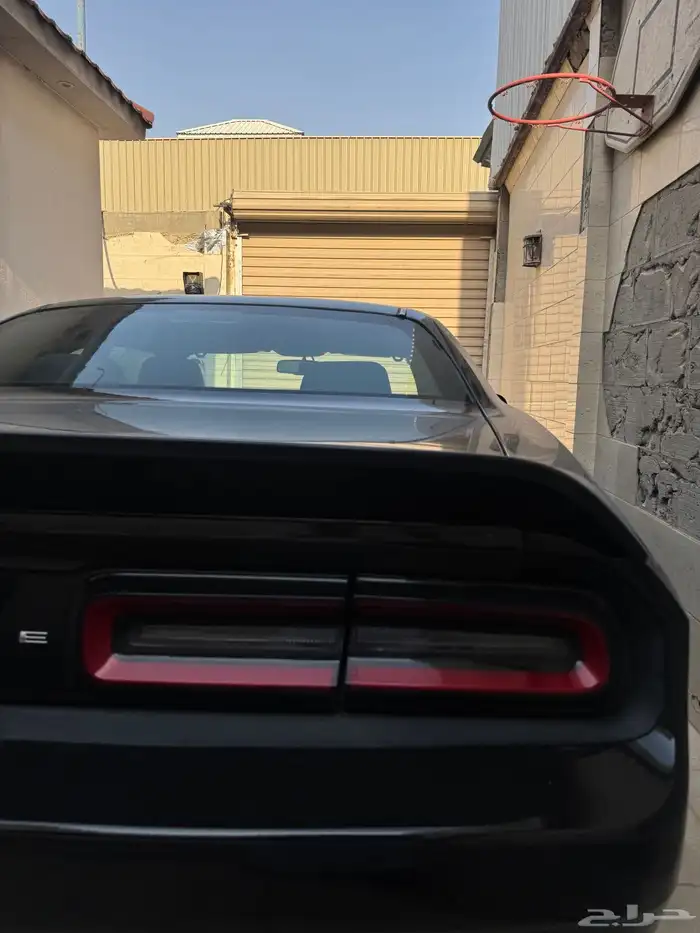 تشالنجر 2014 SRT مرهمه 2020 أسود نظيفة جد ا سبب البيع  سفر 5