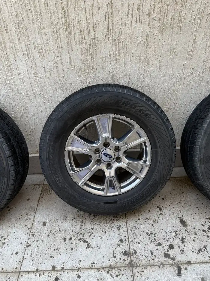 للبيع جنوط مع كفارتها لفورد F150 مقاس 18 انش 2