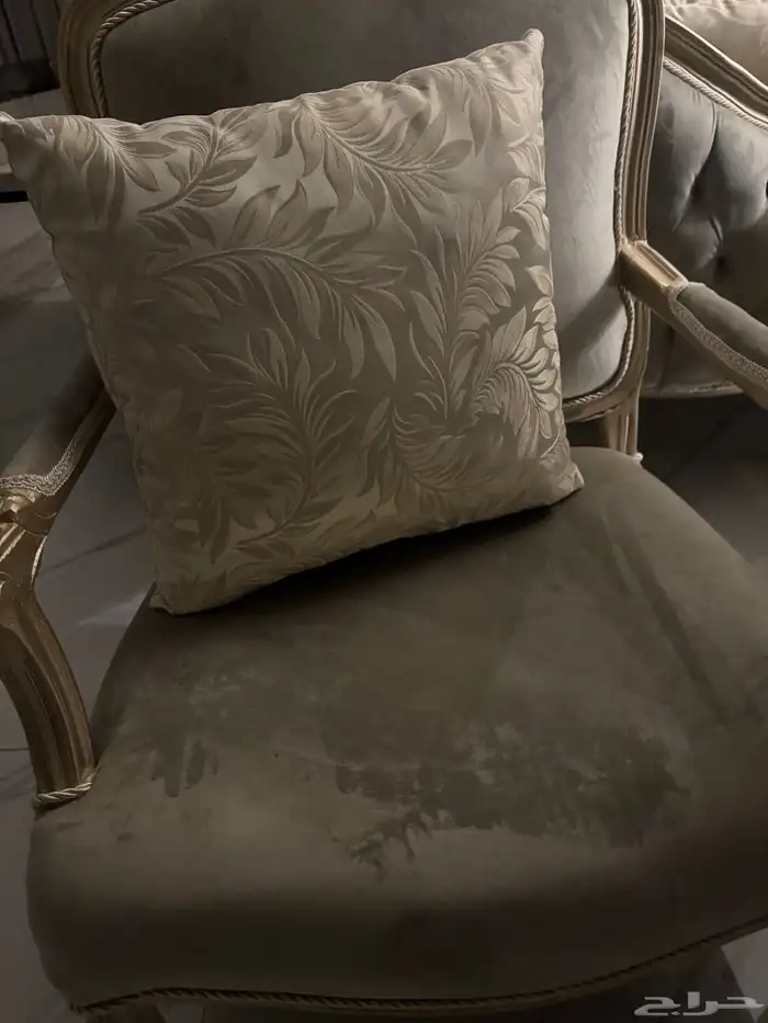 كنب وطاوله جديد مافي اي شي في المدينه للبيع 9