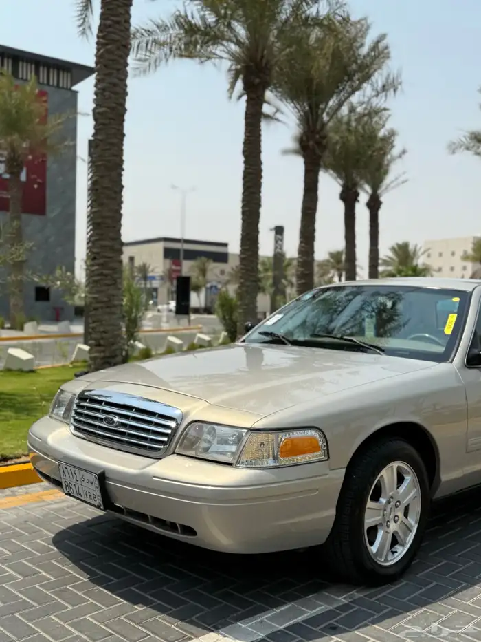 للبيع فورد فاكتوريا المديل 2010 سعودي ( لارج ) 2
