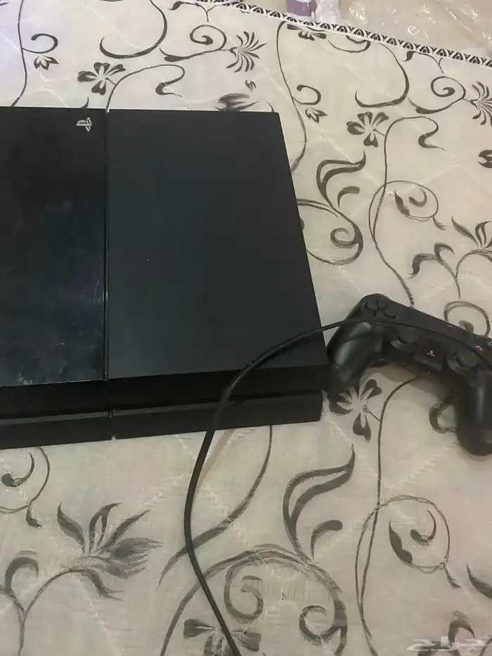 سوني 4 نضيف جدا حط سومتك تحت 190  لن ينظر لها 1