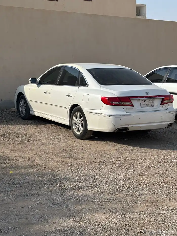 ازيرا 2011 0