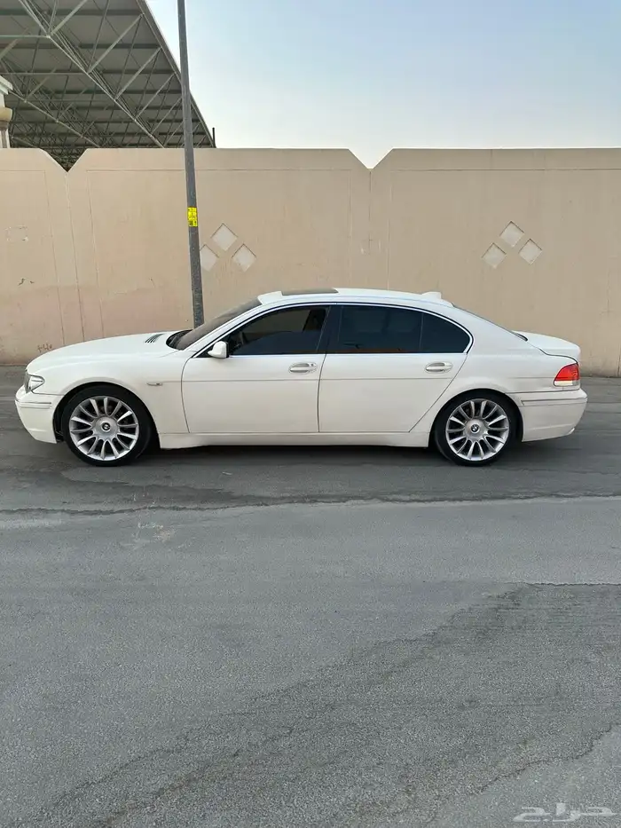 للبيع بي ام دبليو 730 نظيفة 1