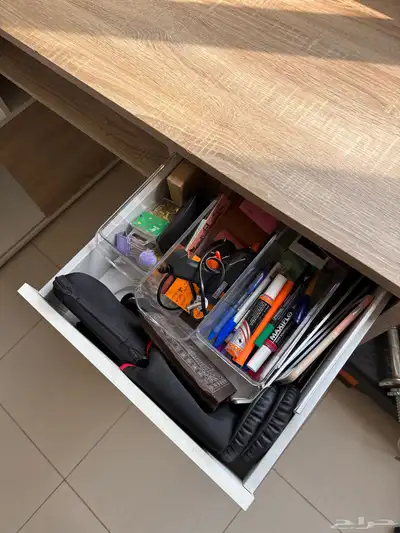 مكتب مع دولاب تخزين index
