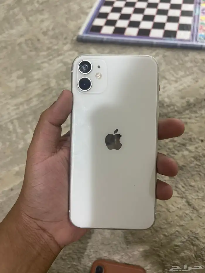 للبيع ايفون 11 العادي 0