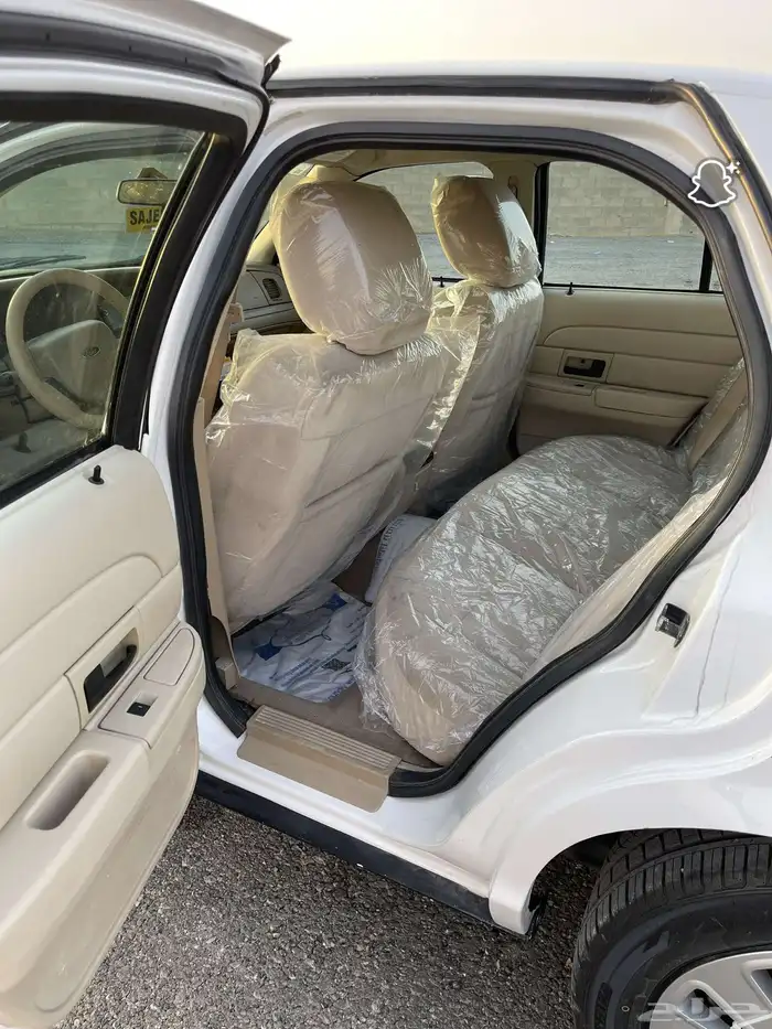 فورد فكتوريا بوليسي 2012 6