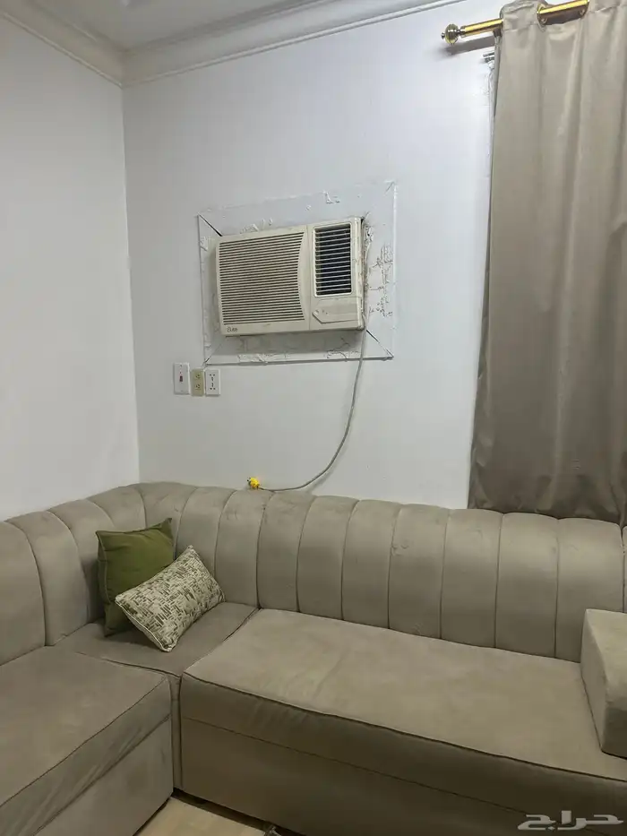 للبيع اثاث كامل البيت. 6مكيفات وثلاجه. 2مجالس وكنب صاله دو 12