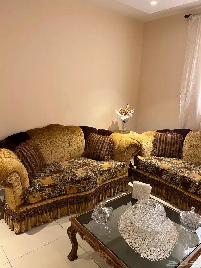 عاجل للبيع غرفة ضيوف جدة حي السلامة 1