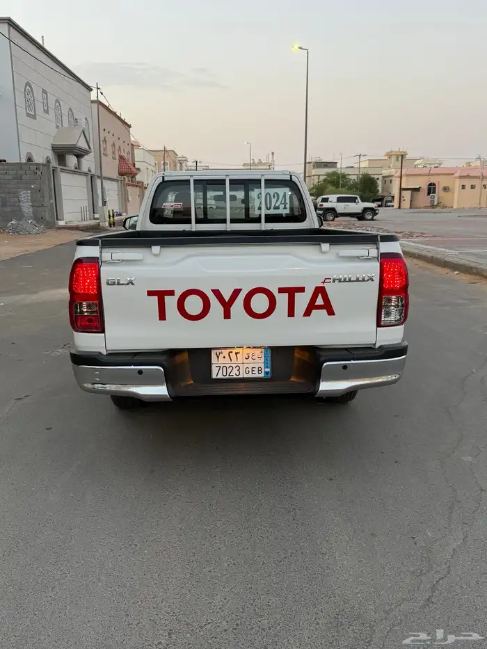 هايلكس 2024 بنزين غماره للتقبيل 9