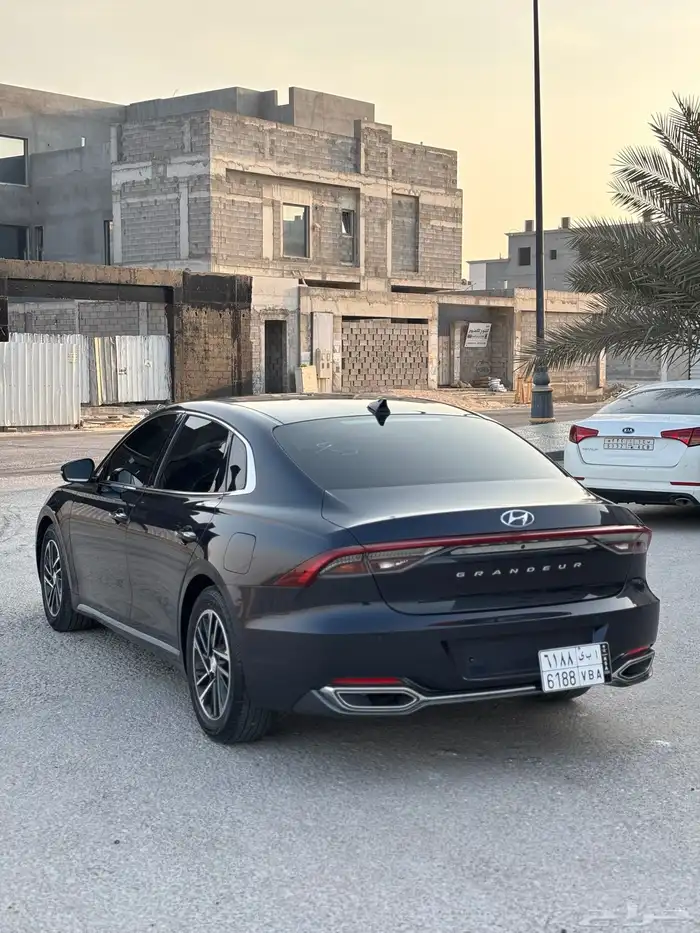 للبيع أزيرا 2022 بدي وكاله حجم المكينه 2.5 3