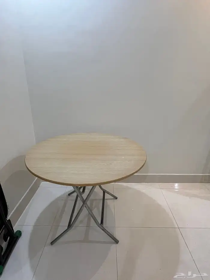 طاوله نظيفه وهندول اطفال بقماشه 1