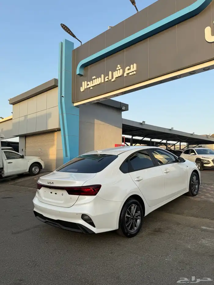 كيا سيراتو K3 موديل 2022 فل كامل عدا الفتحه 4