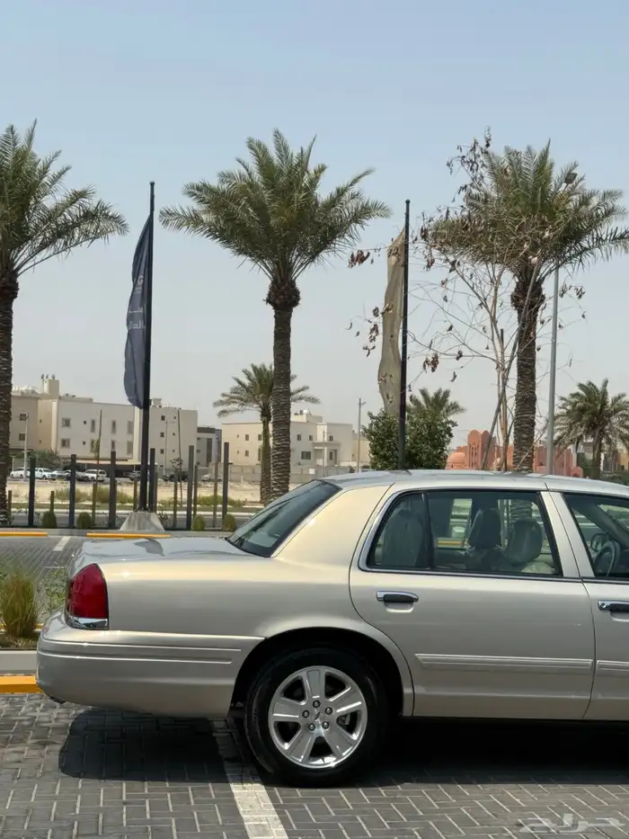 للبيع فورد فاكتوريا المديل 2010 سعودي ( لارج ) 12
