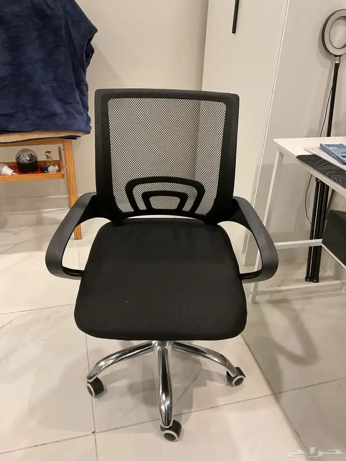 كرسي مكتبي نظيييف جدا ولا فيه أي ملاحظات 0