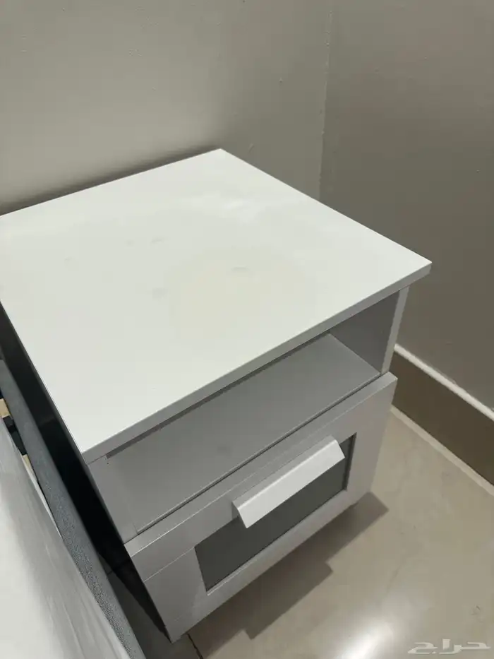 طاولة سرير جانبيه ايكيا كمدينه ادراج 1