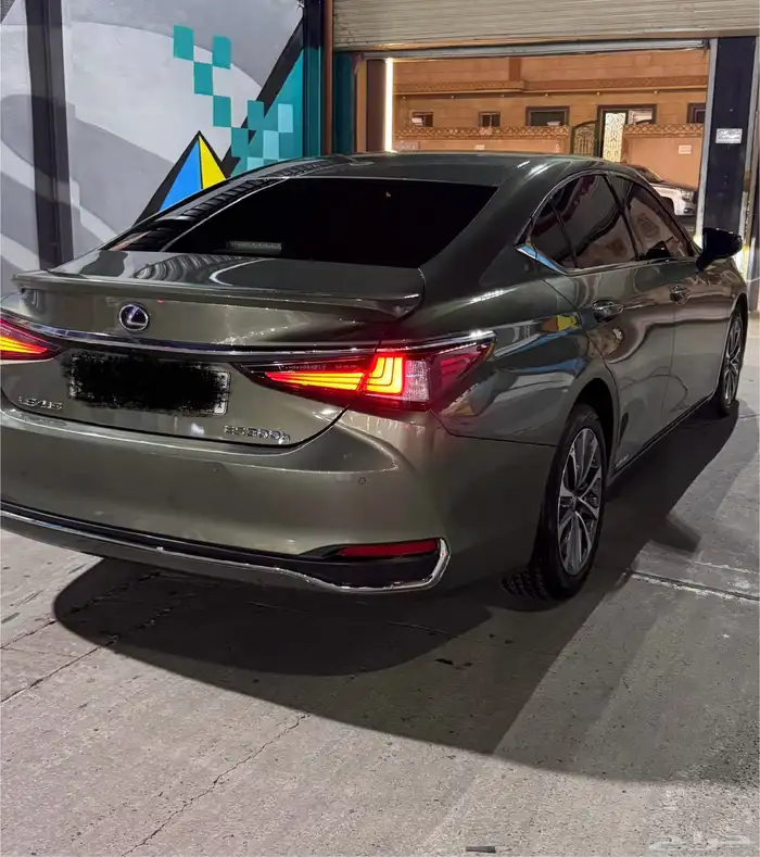 لكزس 2022 ES300 هايبرد سعودي 8