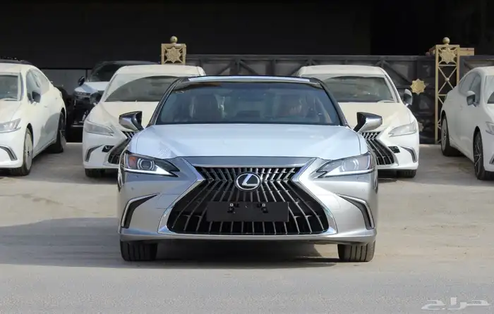 لكزس - ES300 Bh هايبرد - 2025 - نص فل - خليجي 2