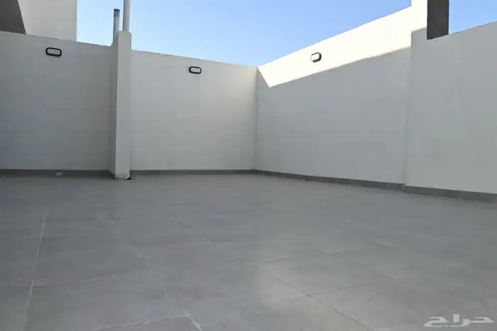 روف للبيع حي النزهة 3