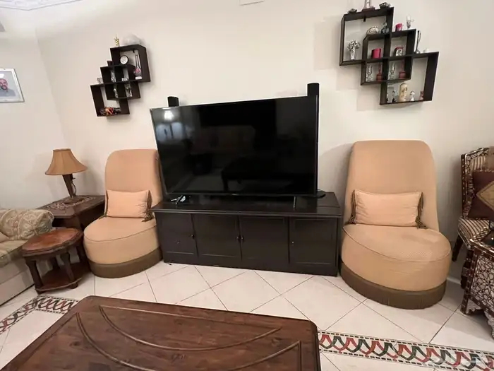 للبيع كنب غرفة ضيوف ( مجلس ) ( تم تنزيل السعر لسرعة البيع ) 2