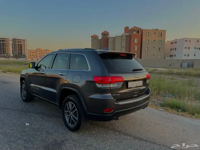 2018 Jeep Grand Cherokee - V8 3
