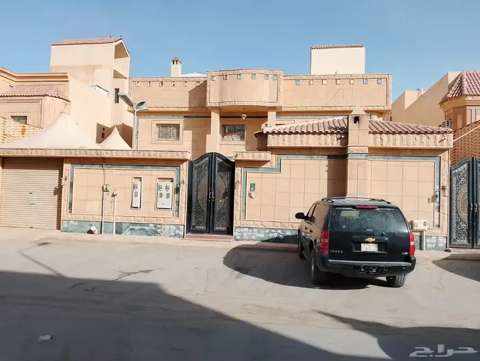 فيلا للبيع في حي القادسية 9